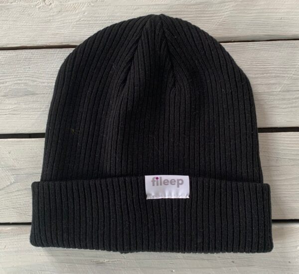 Beanie hat in black